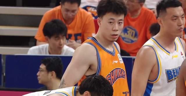 学霸港姐王嘉慧晒美照 颜值体态双在线气质出众