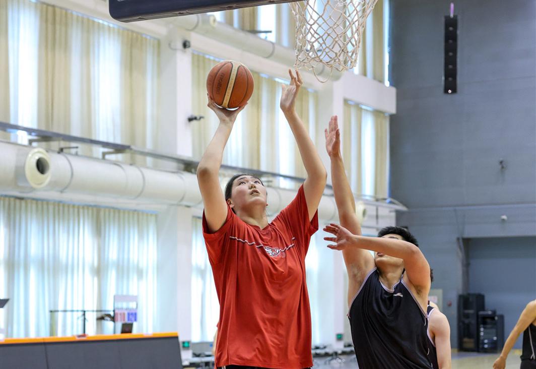 乌法115k欧元买断阿加波夫，结束租借正式加盟