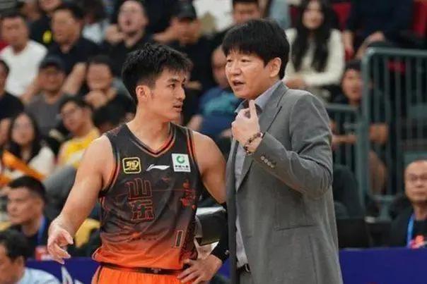 拉塞尔夺加泰排位赛杆位