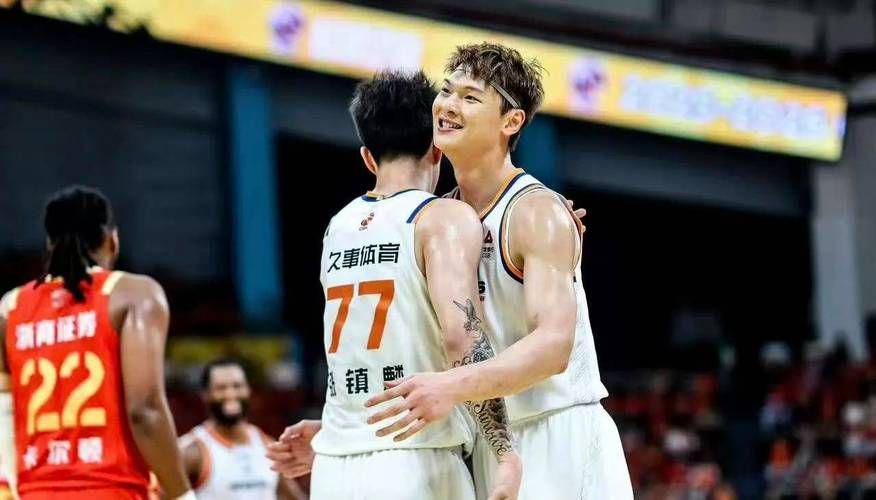 加拿大公开赛第三轮苏贝尔领跑