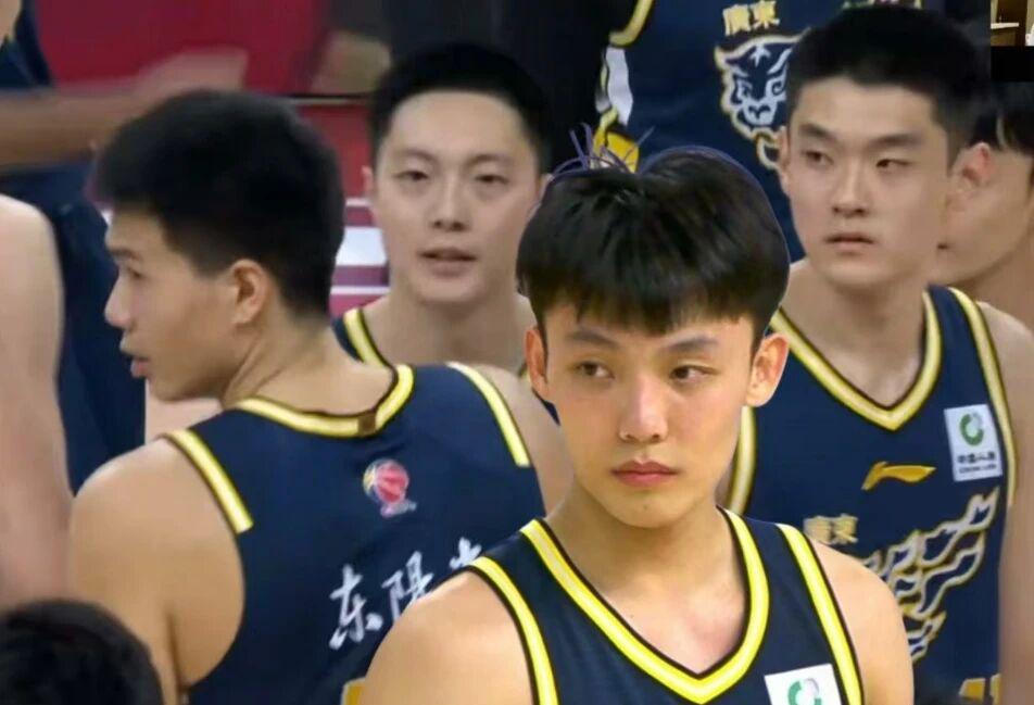 文班亚马自信发声:马刺不会浪费精力,一场一场来