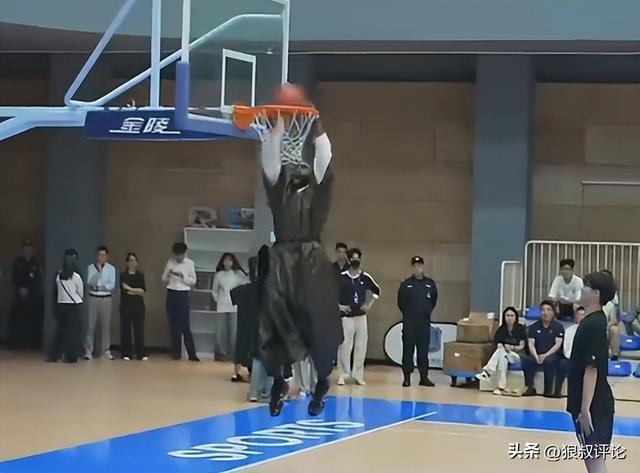乐虎体育新赛季NBA提前排名马刺居首