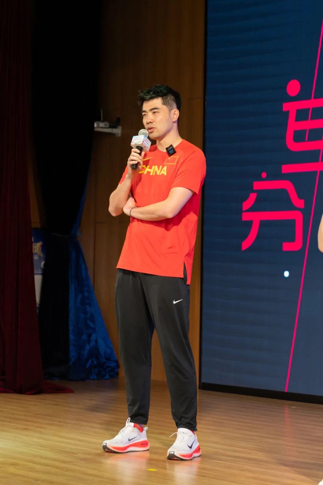 尼克斯3比1马刺,今夜冲首冠超越90年代