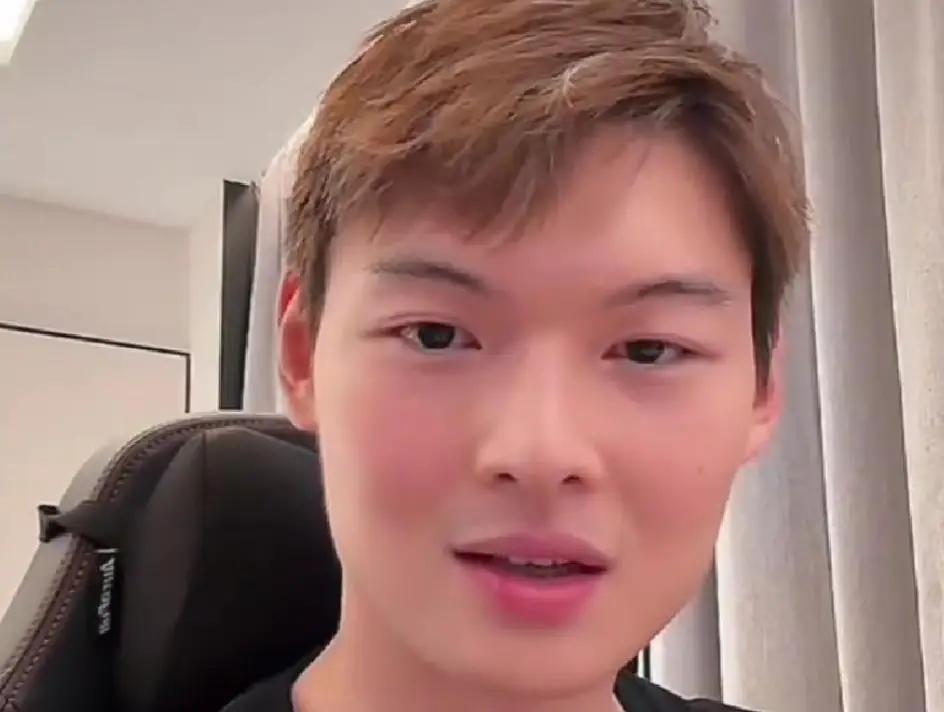 美媒建议老鹰签阿尔瓦拉多