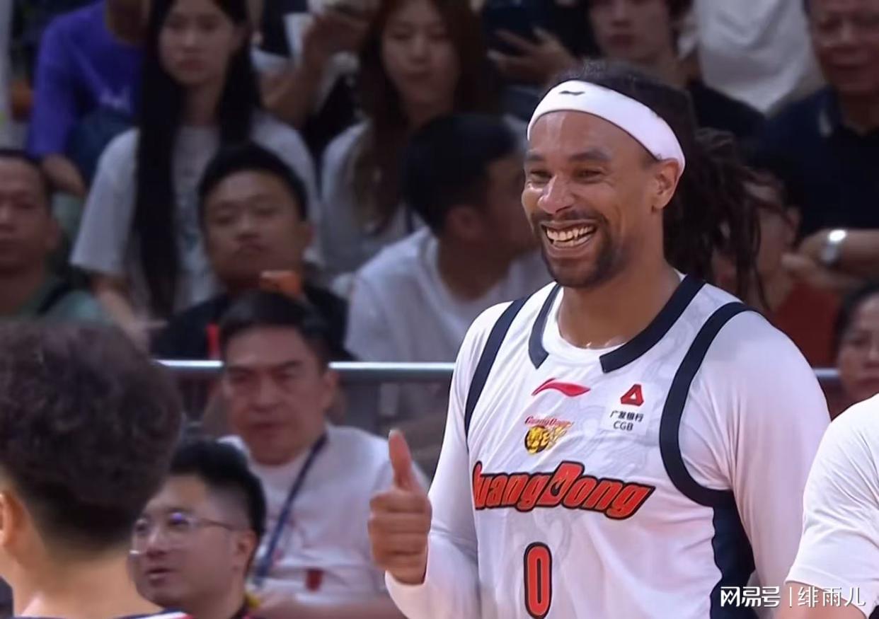 19岁意中锋退NBA选秀加盟NCAA