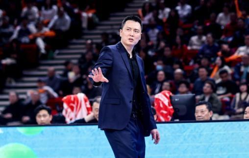 超早期NBA实力榜:马刺领跑,雷霆紧随其后