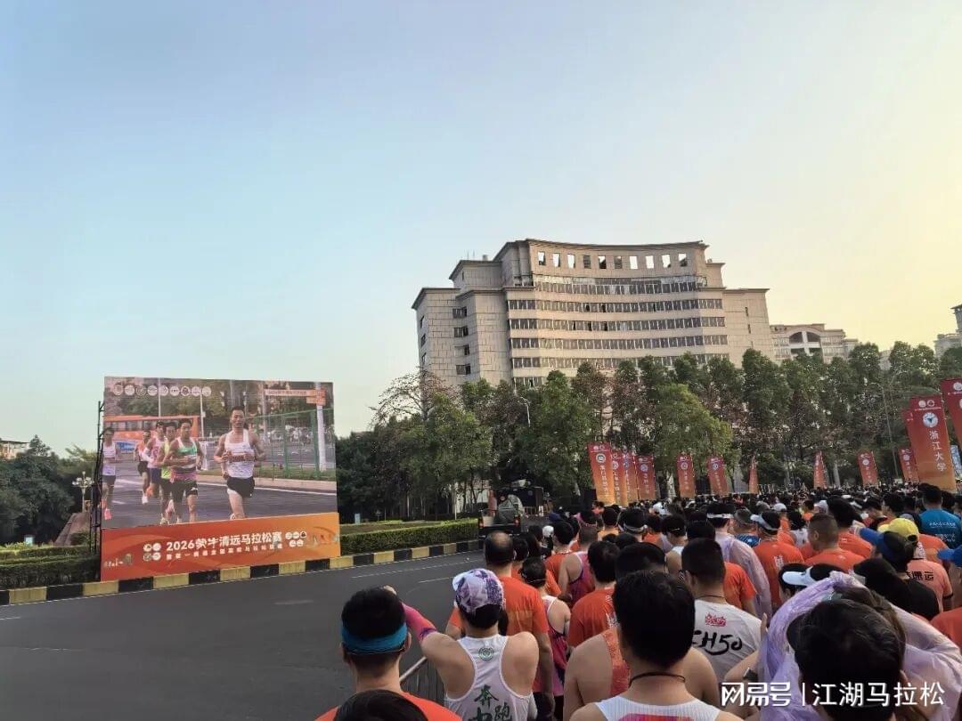詹姆斯4万分是熬工龄?步行街为这事吵翻了