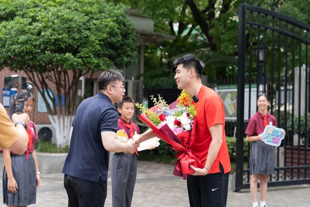 NBA总决赛战报:福克斯一级恶犯!马刺16分优势变3分,卡斯尔7中0