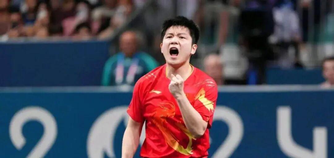 尼克斯球星的双胞胎接管发布会,萌娃抢尽风头