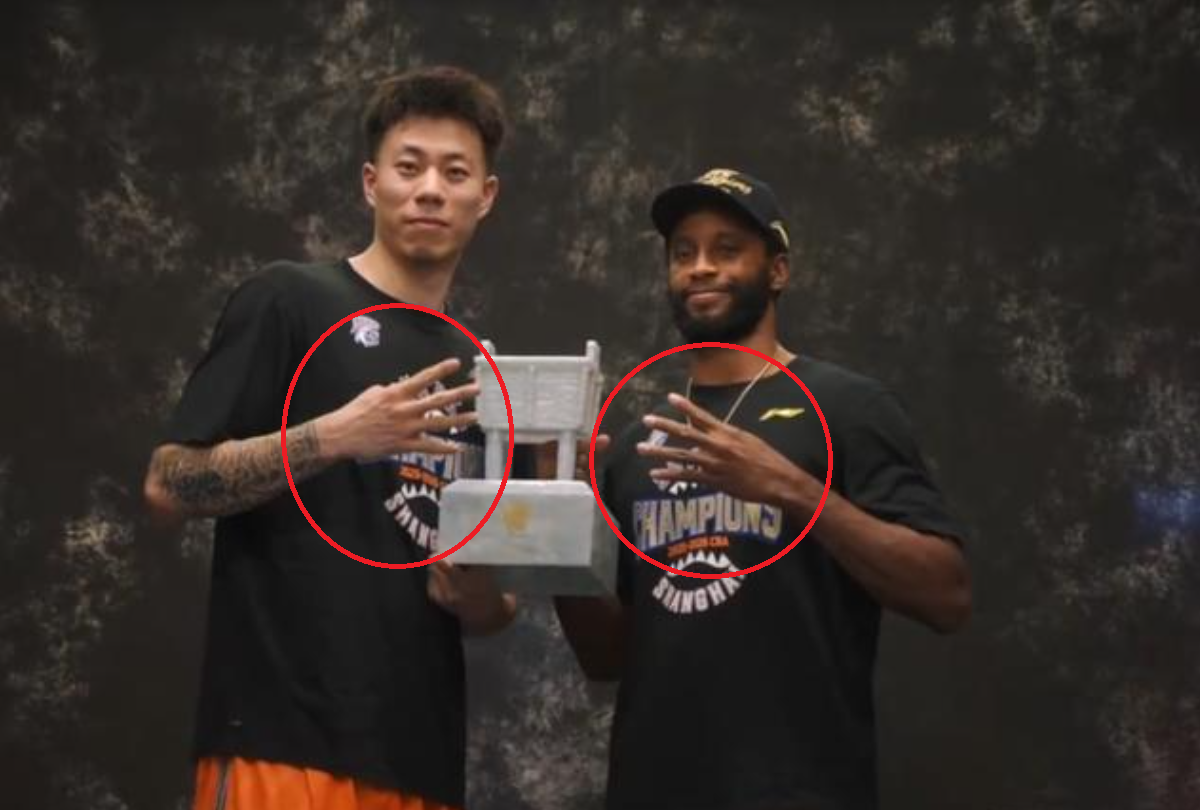 生涯进球数超越卡钦斯,格里娜升至历史第12