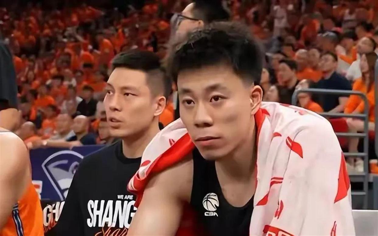 尼克斯夺冠湖人最尴尬:詹姆斯留队与否不重要,东契奇难超哈登