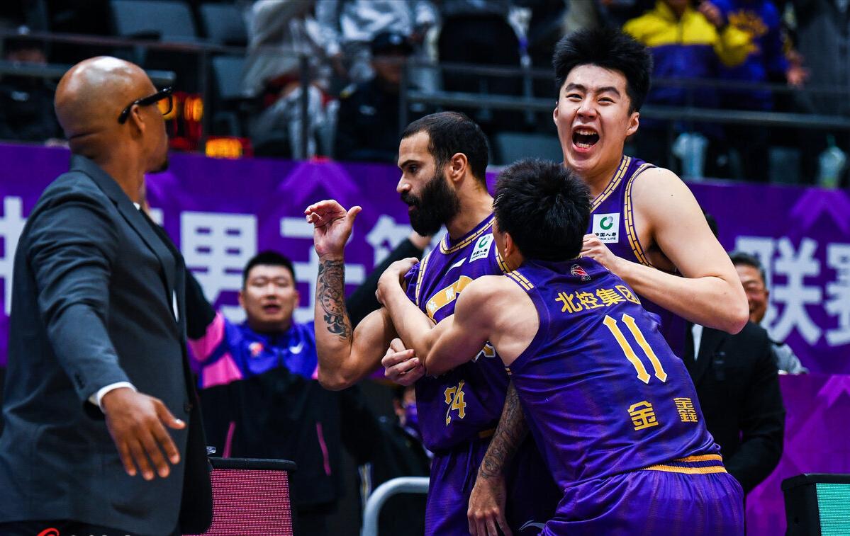 NBA头牌詹姆斯的"被低估"困局:5.8亿赚了23赛季,他还在被压价?