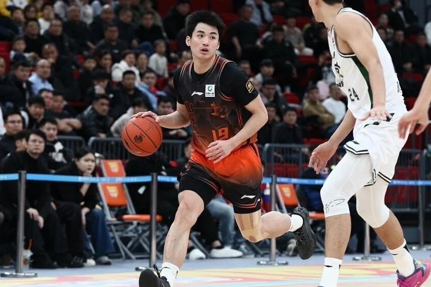 NBA总决G5邀米奇·盖顿赛前唱国歌