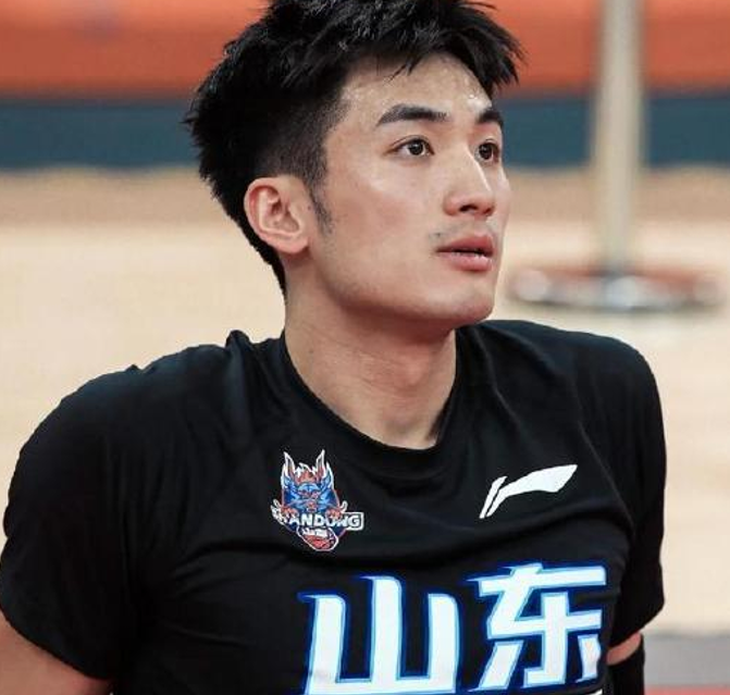 4年1.78亿!抢疯了!湖人头痛,冠军中锋还要吗?