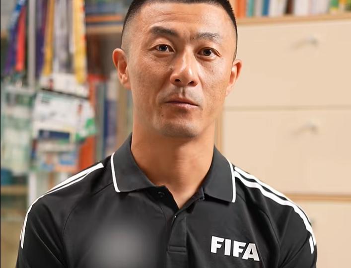 马刺队友谴责尼克斯球迷扔鸡蛋 文班亚马本人却无所谓