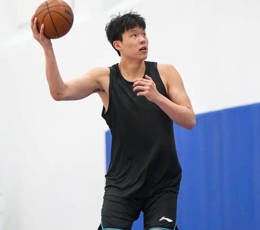 加盟尼克斯!直接宣布退役!生涯第二次错过总冠军