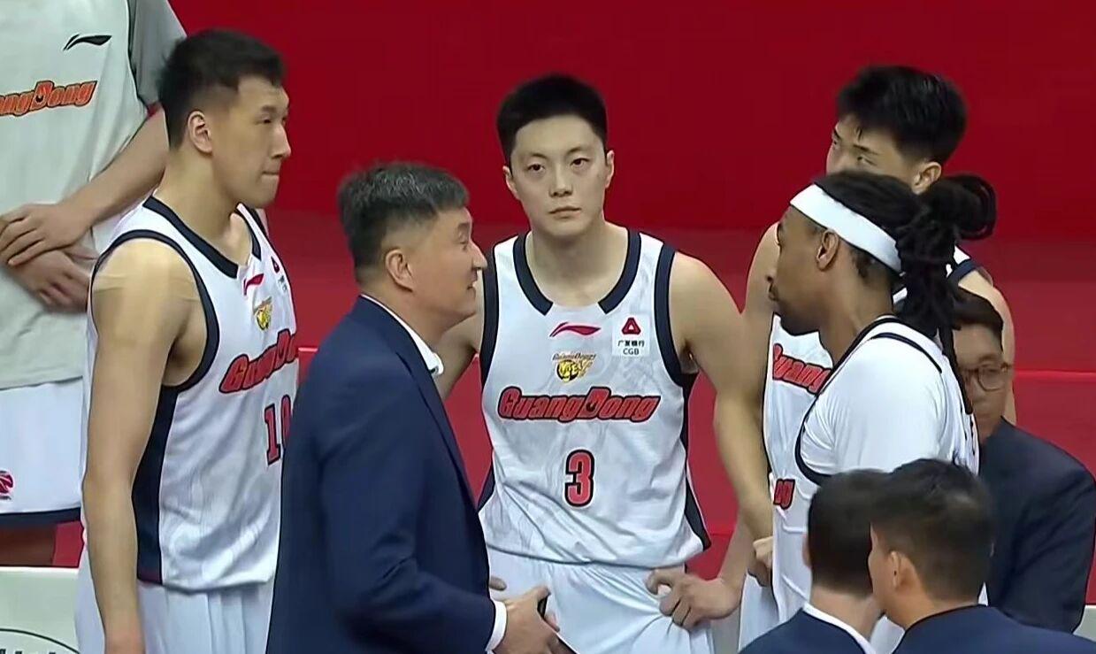 NBA流言汇总:雄鹿绿军围绕字母谈判 布朗去第三方