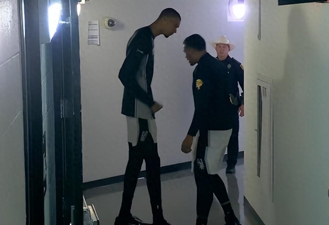 文班亚马坚信马刺能逆转尼克斯