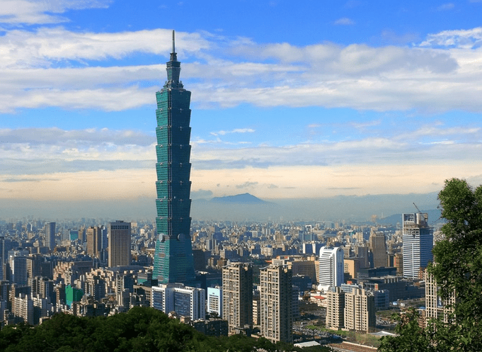 伊新战场外抗议盖过比赛本身