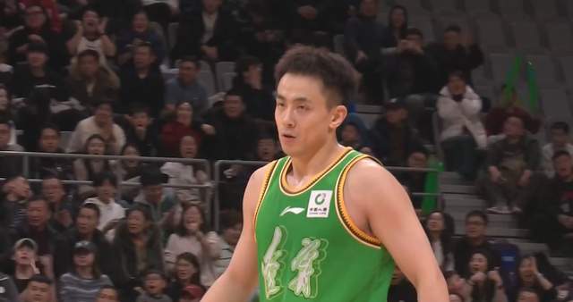 伯明翰买断签哥伦比亚中场索利斯